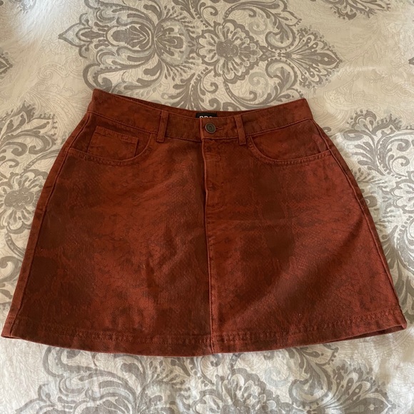 NWOT UO BDG Snakeskin Print High Rise Denim Skirt - Picture 3 of 5